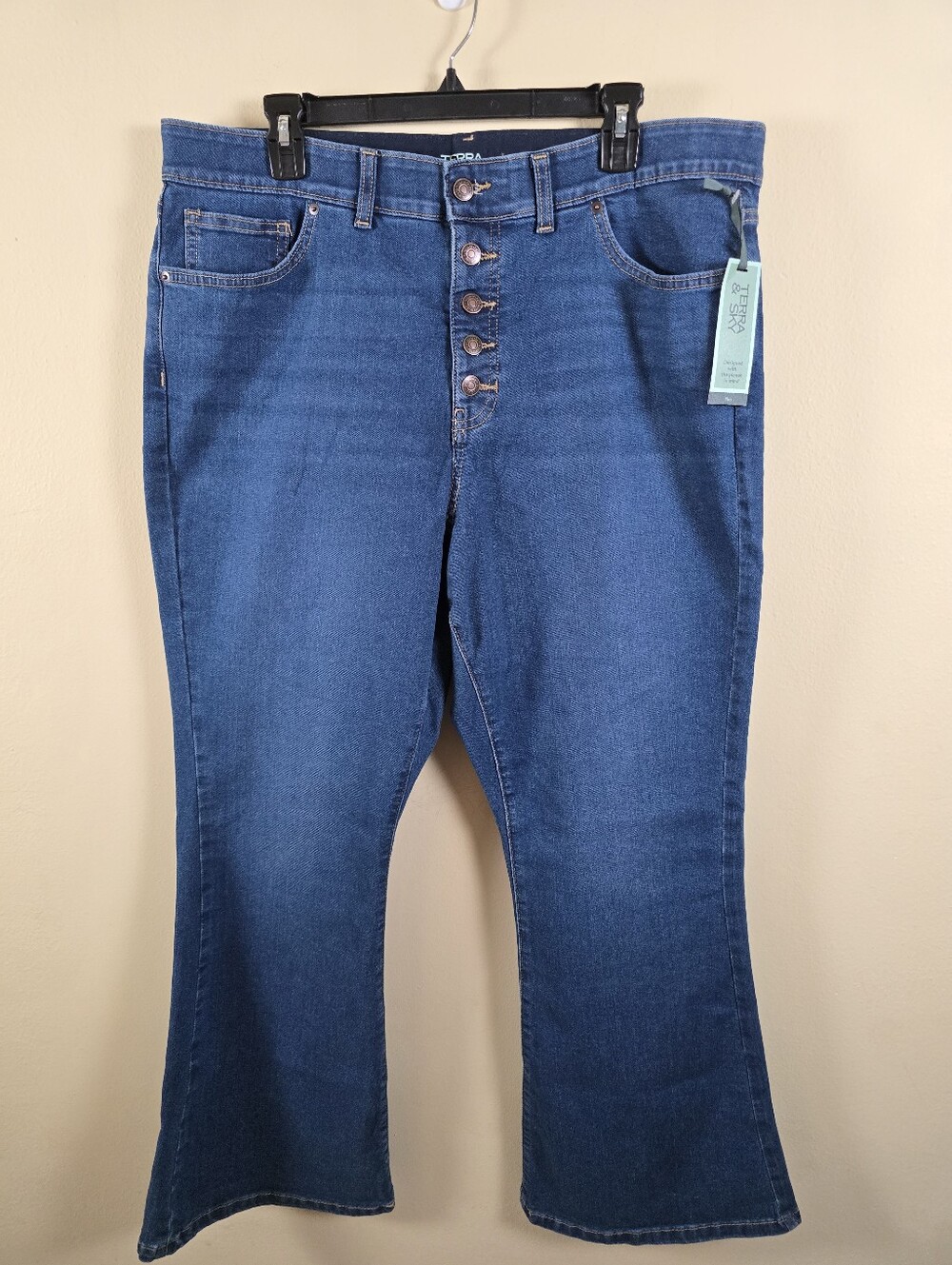 Terra & Sky Women's Plus Size Button Fly Core Flare Jeans Sloane Wash 31" Inseam